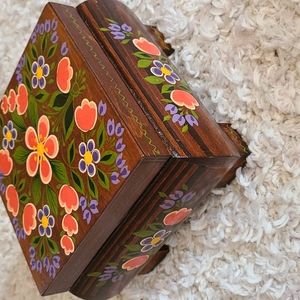 Floral wooden jewelry box